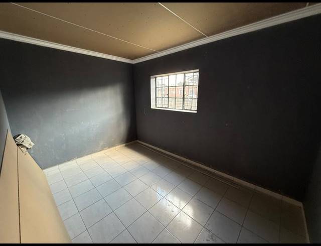 6 BEDROOM HOUSE FOR SALE IN VANDERBIJLPARK CE 2